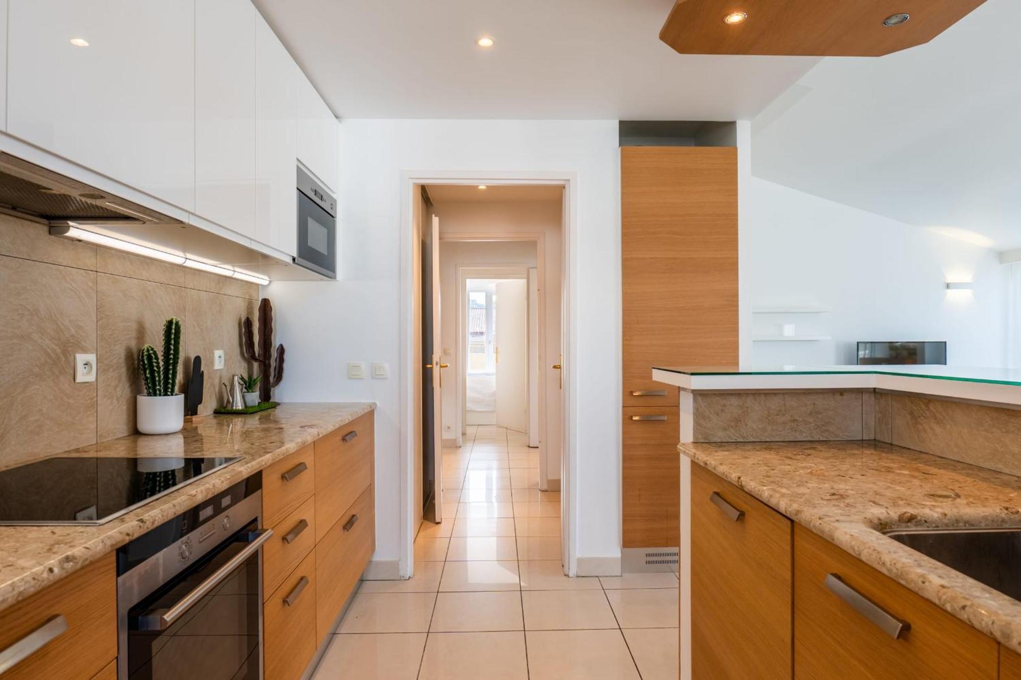 Rare! 120m Rooftop 5-minute Walk To Downtown Appartement *