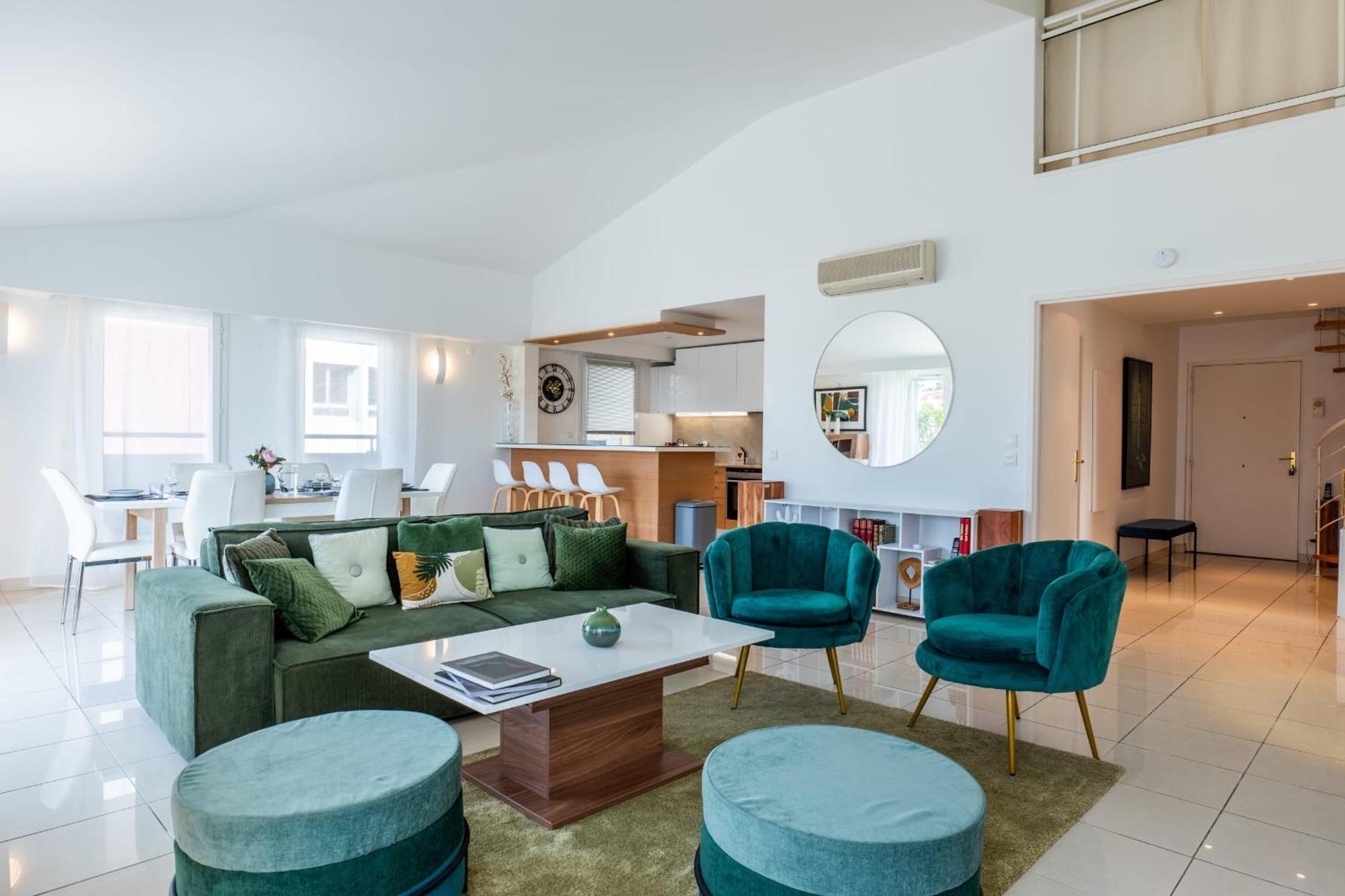 Rare! 120m Rooftop 5-minute Walk To Downtown Appartement *